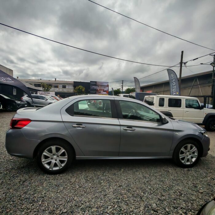 Peugeot 301 Hdi — foto 16 de 40