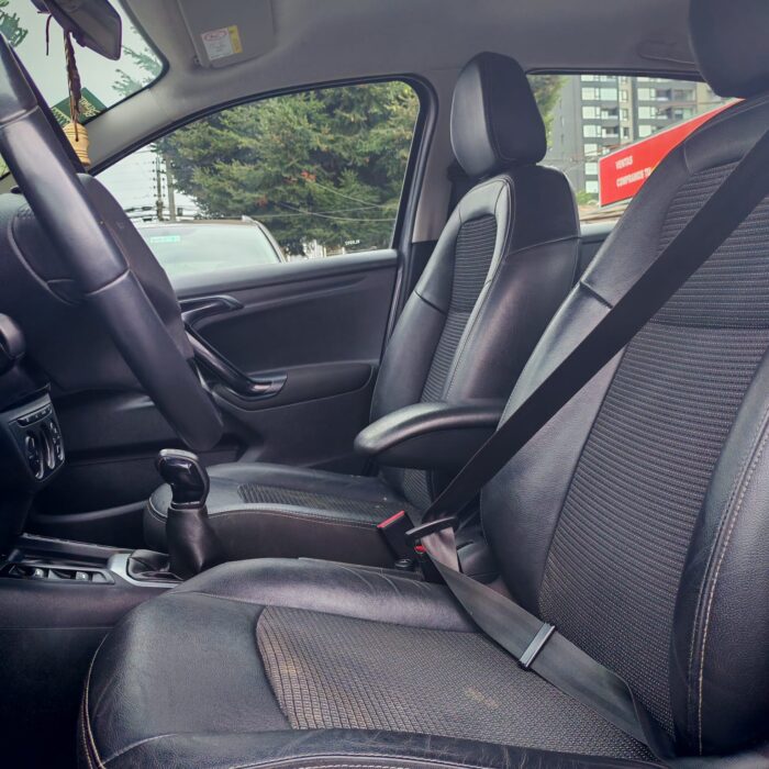 Peugeot 301 Hdi — foto 24 de 40