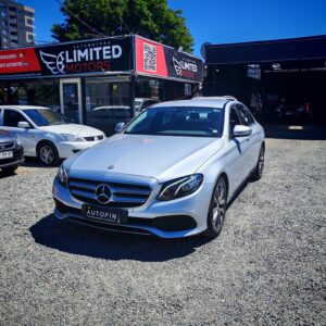 MERCEDES BENZ E220D 2.0 • 2017
