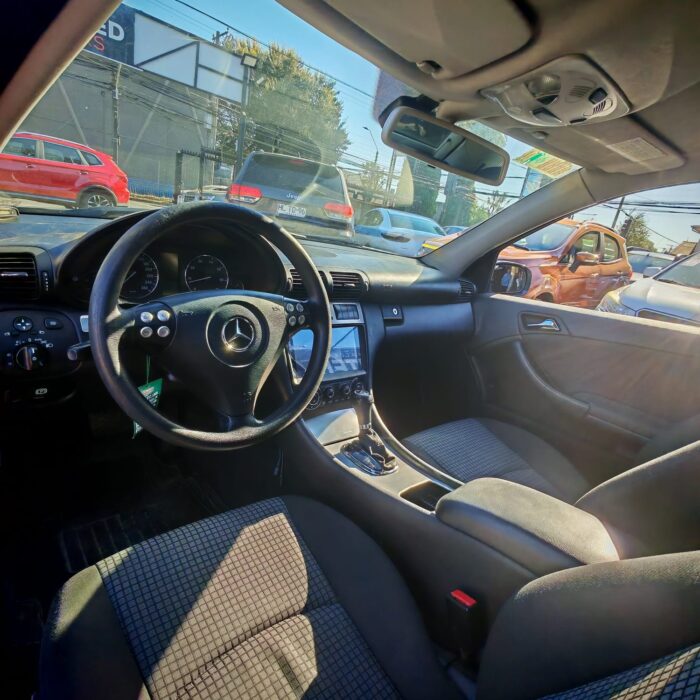 Mercedes-Benz C200 Sport Coupe 1.8 Aut — foto 28 de 40