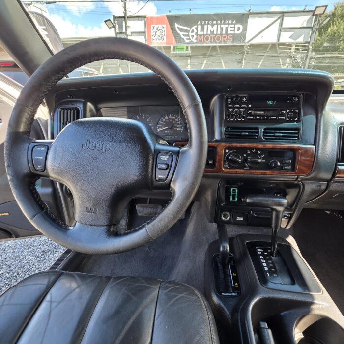 Jeep Grand Cherokee Limited 5.2 4X4 Aut — foto 29 de 39