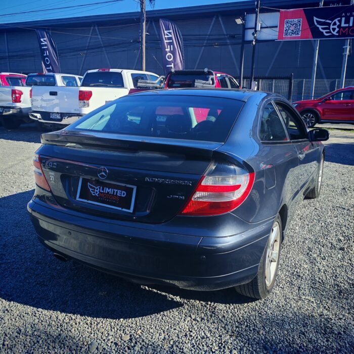 Mercedes-Benz C200 Sport Coupe 1.8 Aut — foto 18 de 40