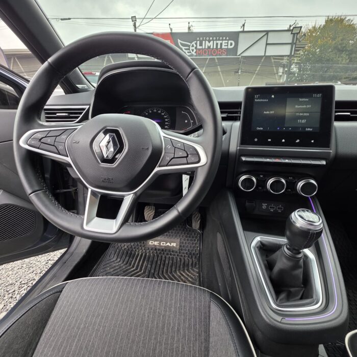 Renault Clio — foto 30 de 40