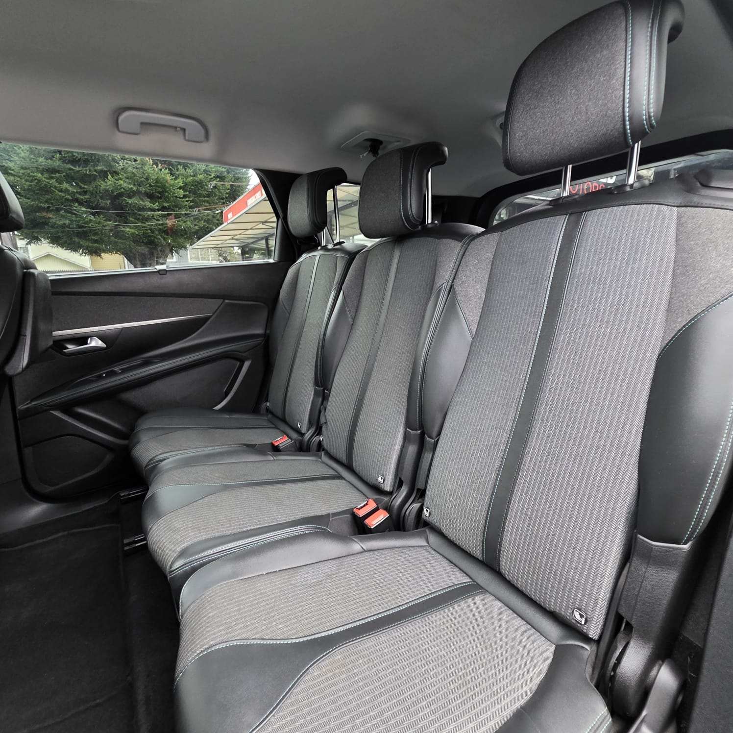 Peugeot 5008 Allure 1.5 Aut — foto 27 de 40