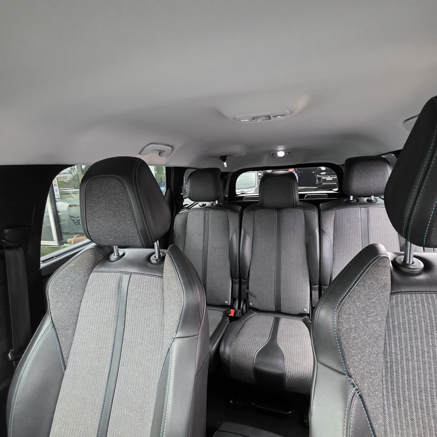 Peugeot 5008 Allure 1.5 Aut — foto 29 de 40
