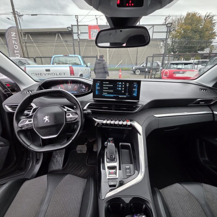 Peugeot 5008 Allure 1.5 Aut — foto 30 de 40