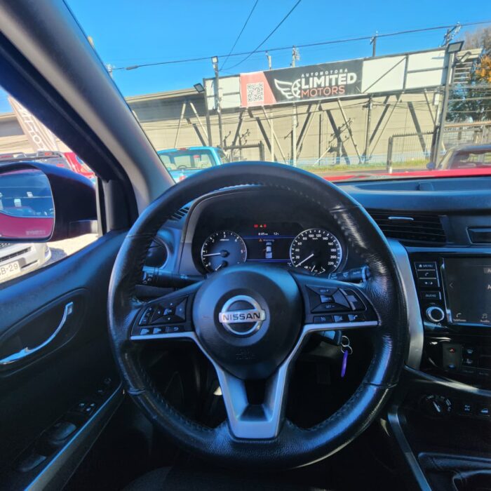 Nissan Navara — foto 30 de 40