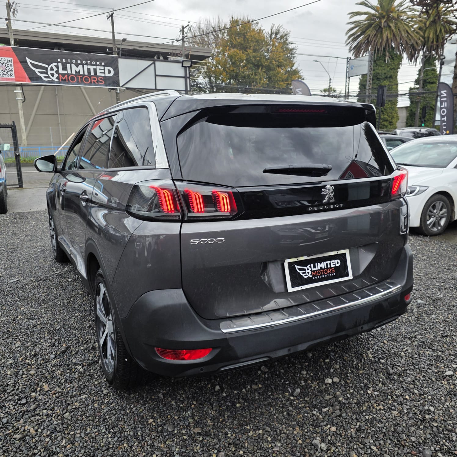 Peugeot 5008 Allure 1.5 Aut — foto 21 de 40