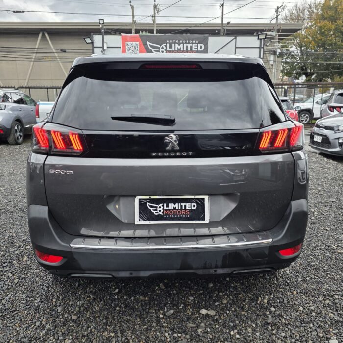 Peugeot 5008 Allure 1.5 Aut — foto 22 de 40