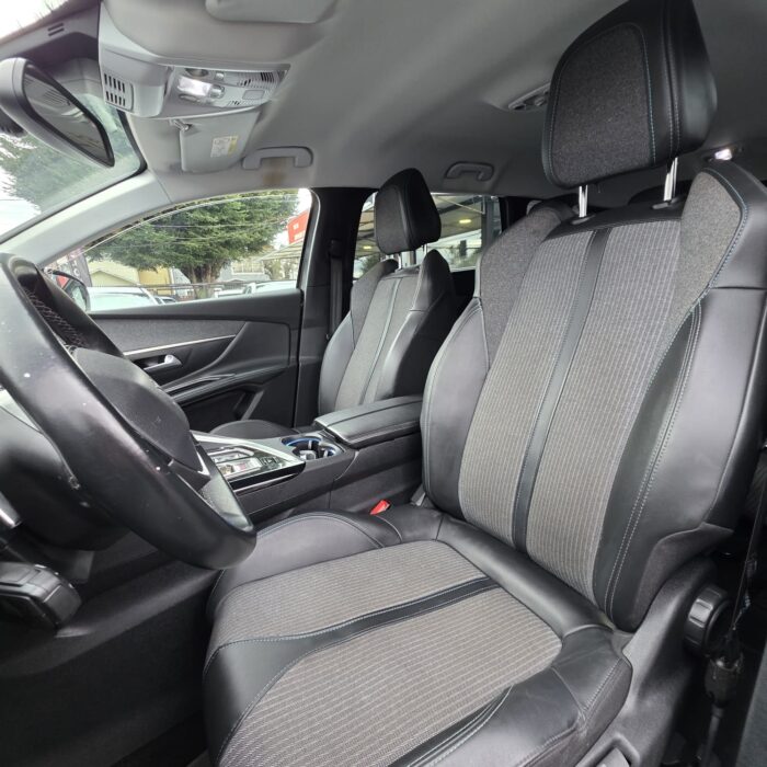 Peugeot 5008 Allure 1.5 Aut — foto 24 de 40
