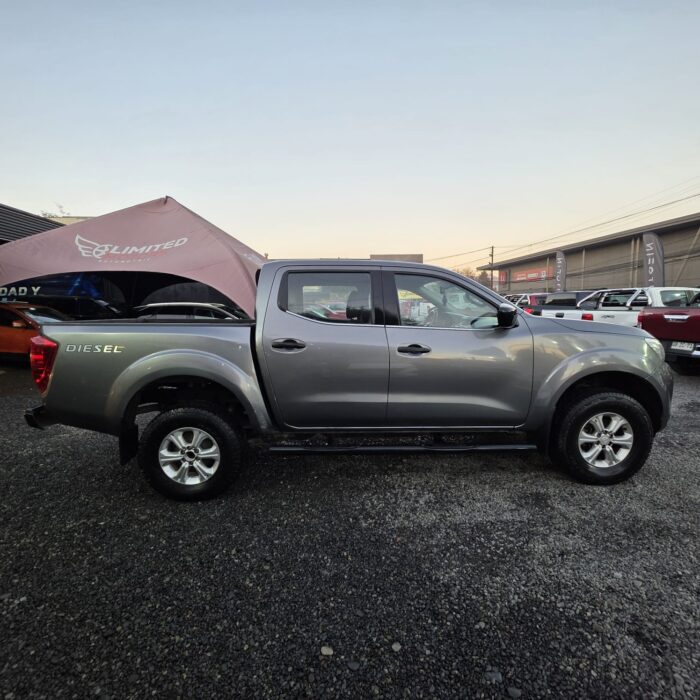 Nissan Np300 Dcab — foto 16 de 40
