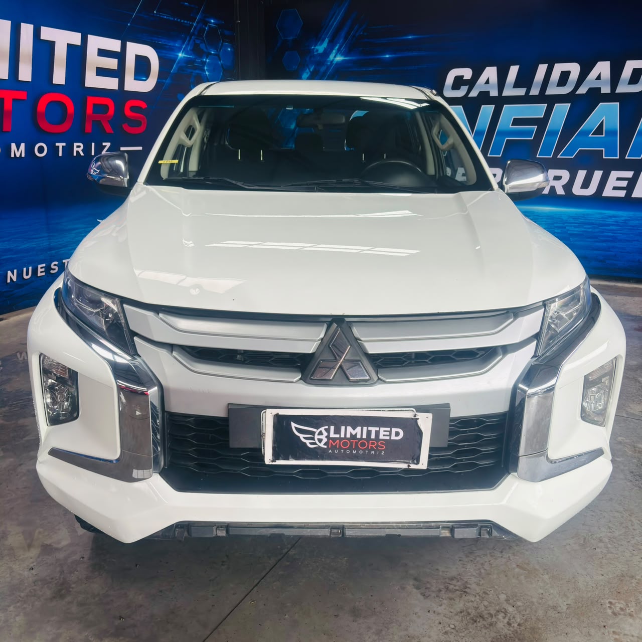 Mitsubishi L200 Katana Crt — foto 8 de 39