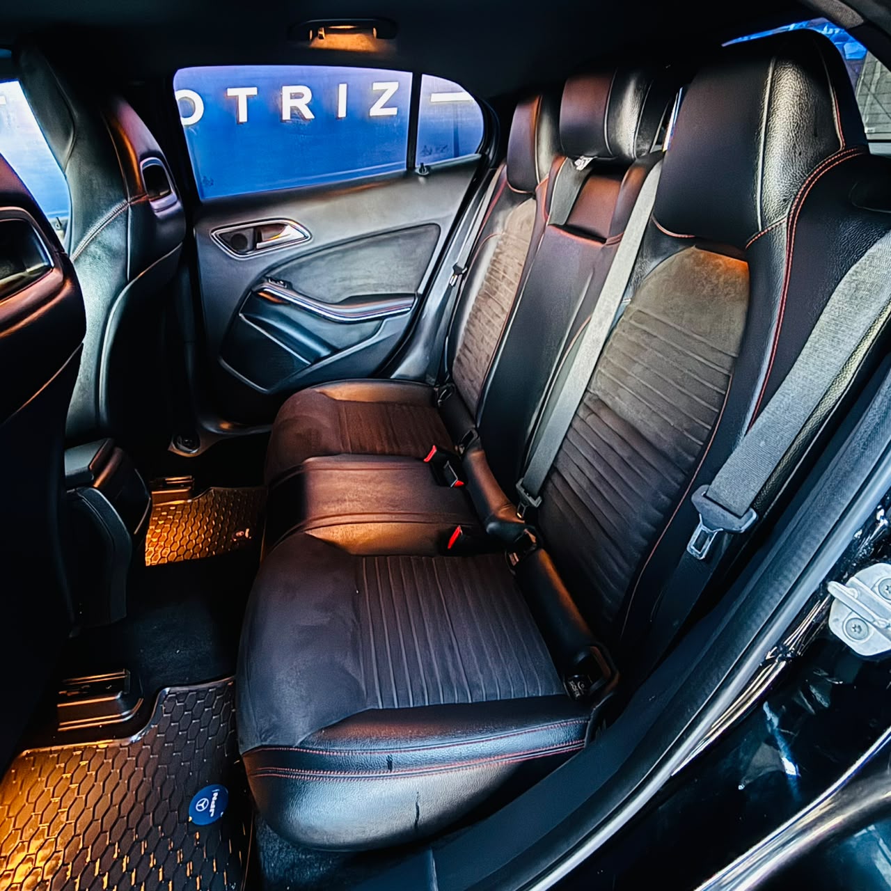 Mercedes-Benz Gla220 — foto 26 de 39
