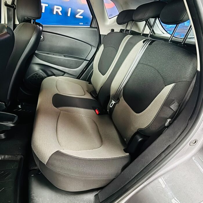 Renault Captur Expression — foto 26 de 40