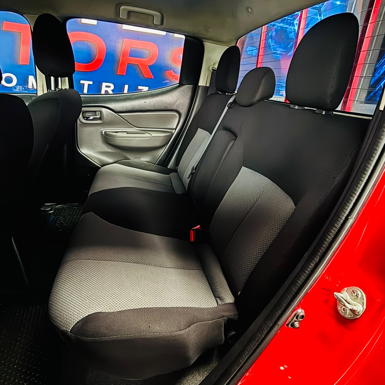 Mitsubishi L200 Katana Crt — foto 27 de 40
