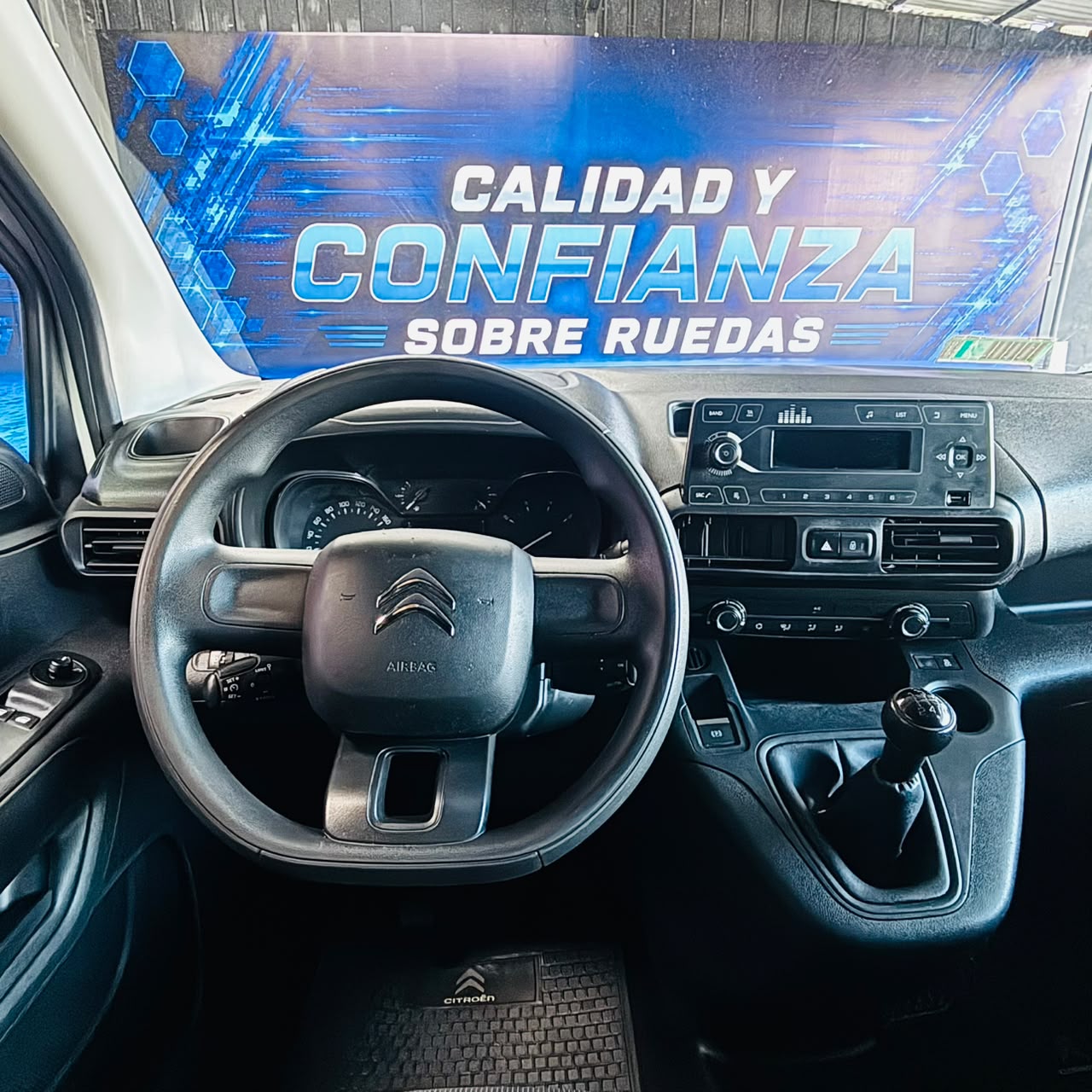 Citroën Berlingo K9 — foto 29 de 40