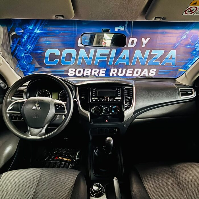 Mitsubishi L200 Katana Crt — foto 28 de 40