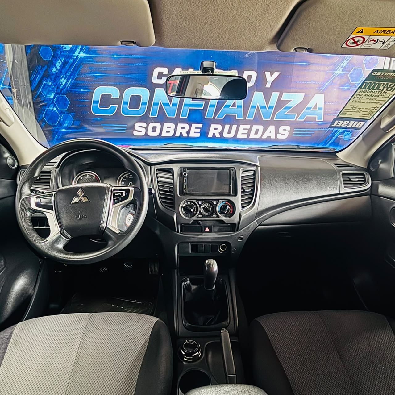 Mitsubishi Katana L-200 2.4 Mt 4X4 Dsl D — foto 29 de 40