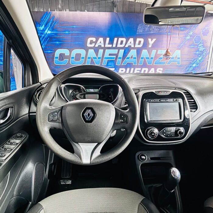 Renault Captur Expression — foto 30 de 40