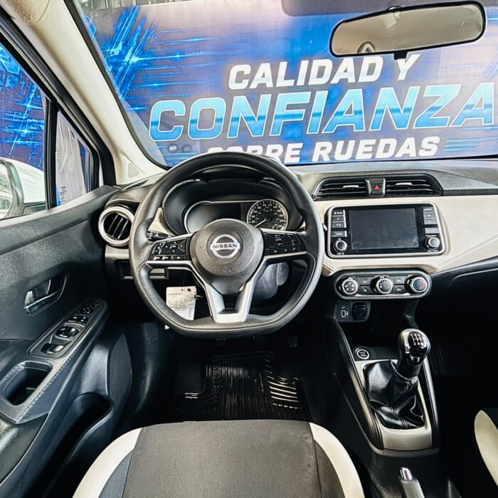 Nissan New Versa — foto 30 de 40
