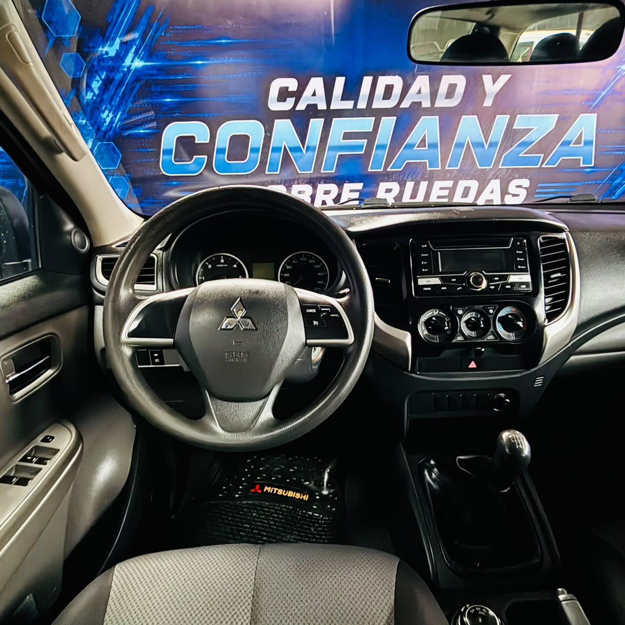 Mitsubishi L200 Katana Crt — foto 31 de 40