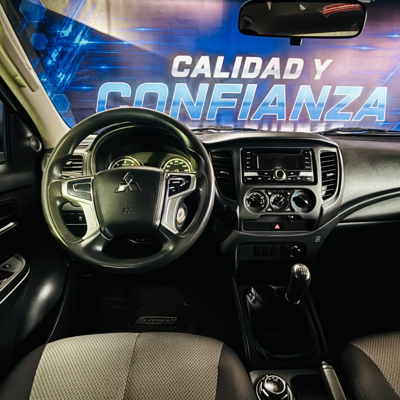 Mitsubishi L200 Katana Crt — foto 30 de 39