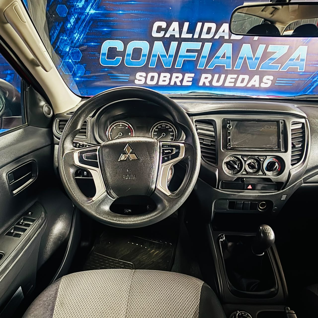 Mitsubishi Katana L-200 2.4 Mt 4X4 Dsl D — foto 31 de 40
