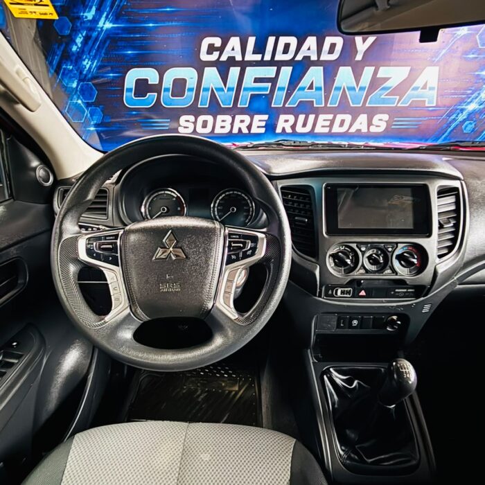 Mitsubishi L200 Crt2.2 Mt 4X4 Dsl — foto 30 de 40