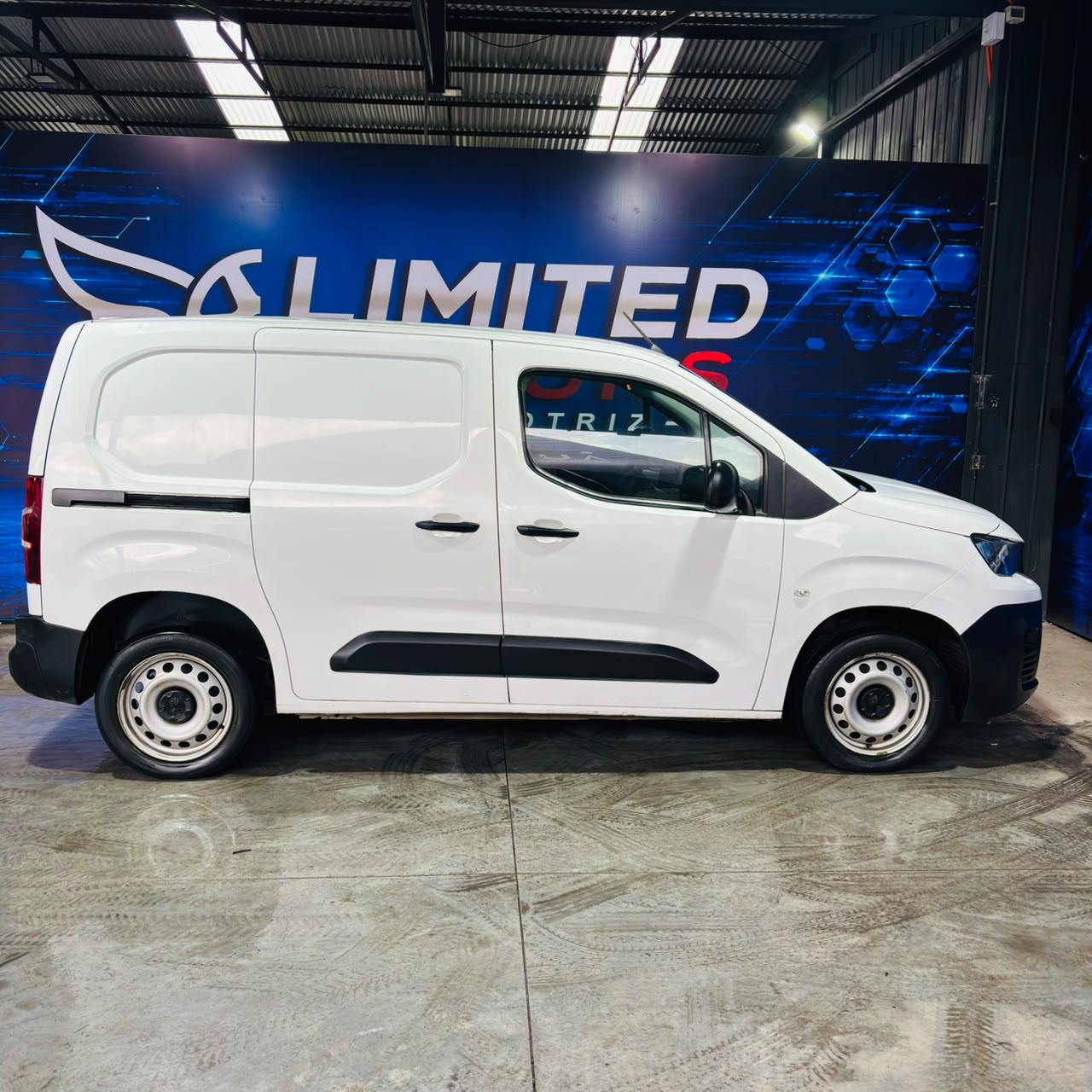Peugeot Partner Hdi92 L1 — foto 17 de 40