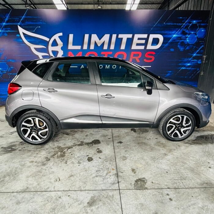 Renault Captur Expression — foto 16 de 40
