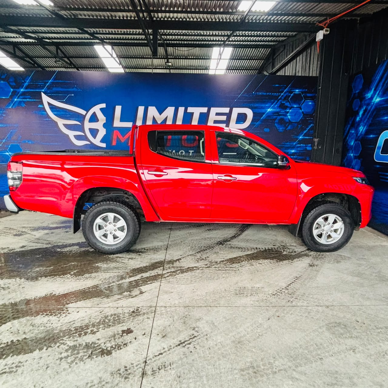 Mitsubishi Katana L-200 2.4 Mt 4X4 Dsl D — foto 17 de 40