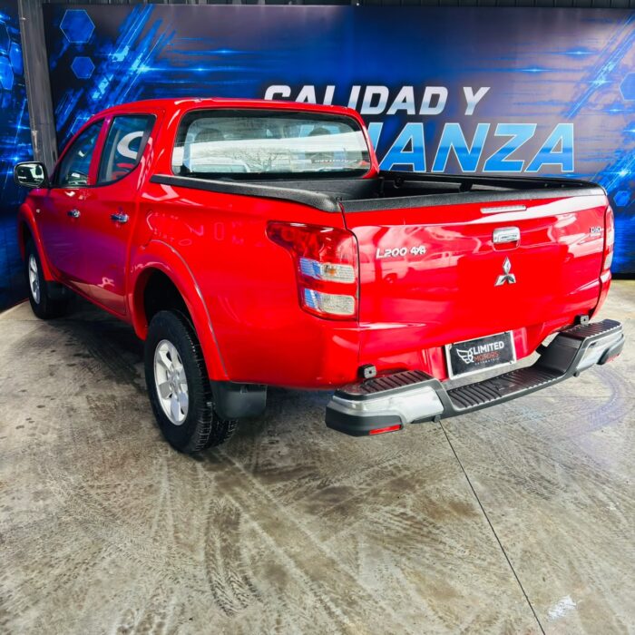 Mitsubishi L200 Katana Crt — foto 18 de 40