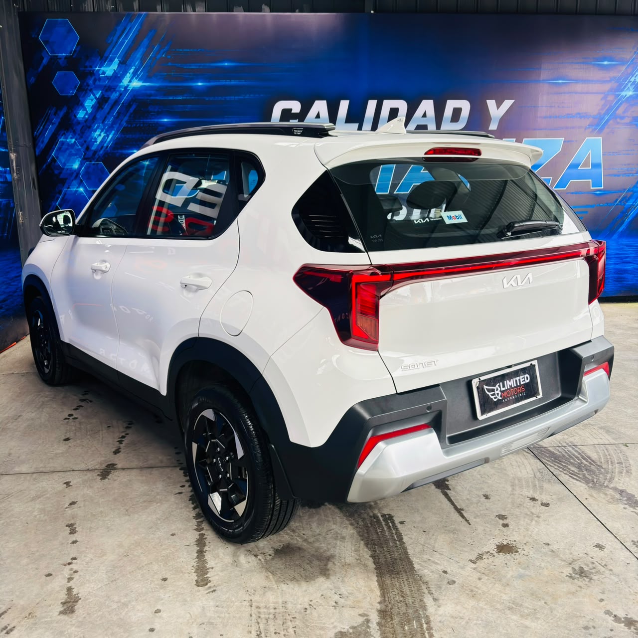 KIA Sonet Ex1.5L 6Mt — foto 19 de 40