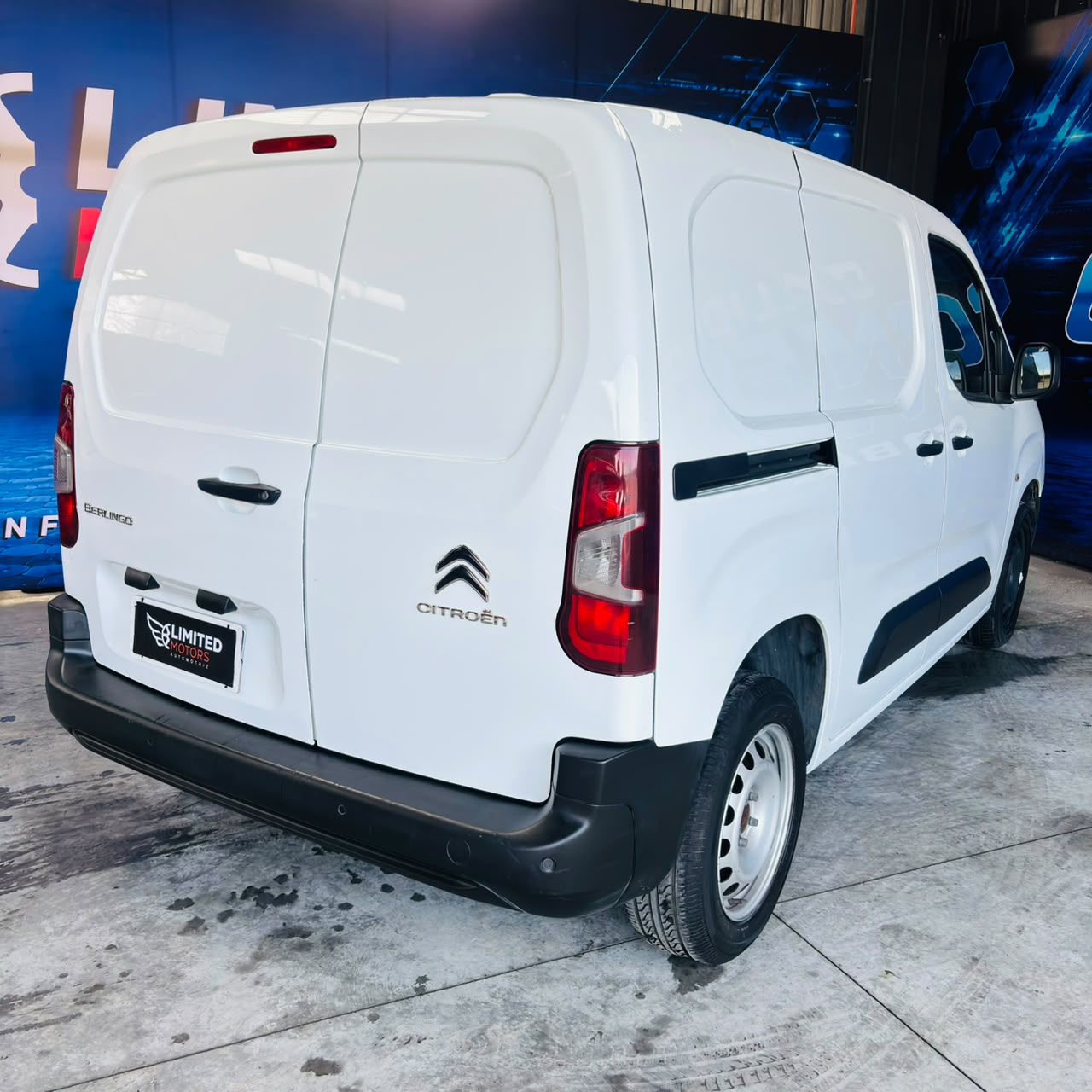 Citroën Berlingo K9 — foto 21 de 40