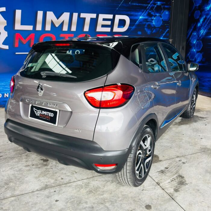 Renault Captur Expression — foto 20 de 40