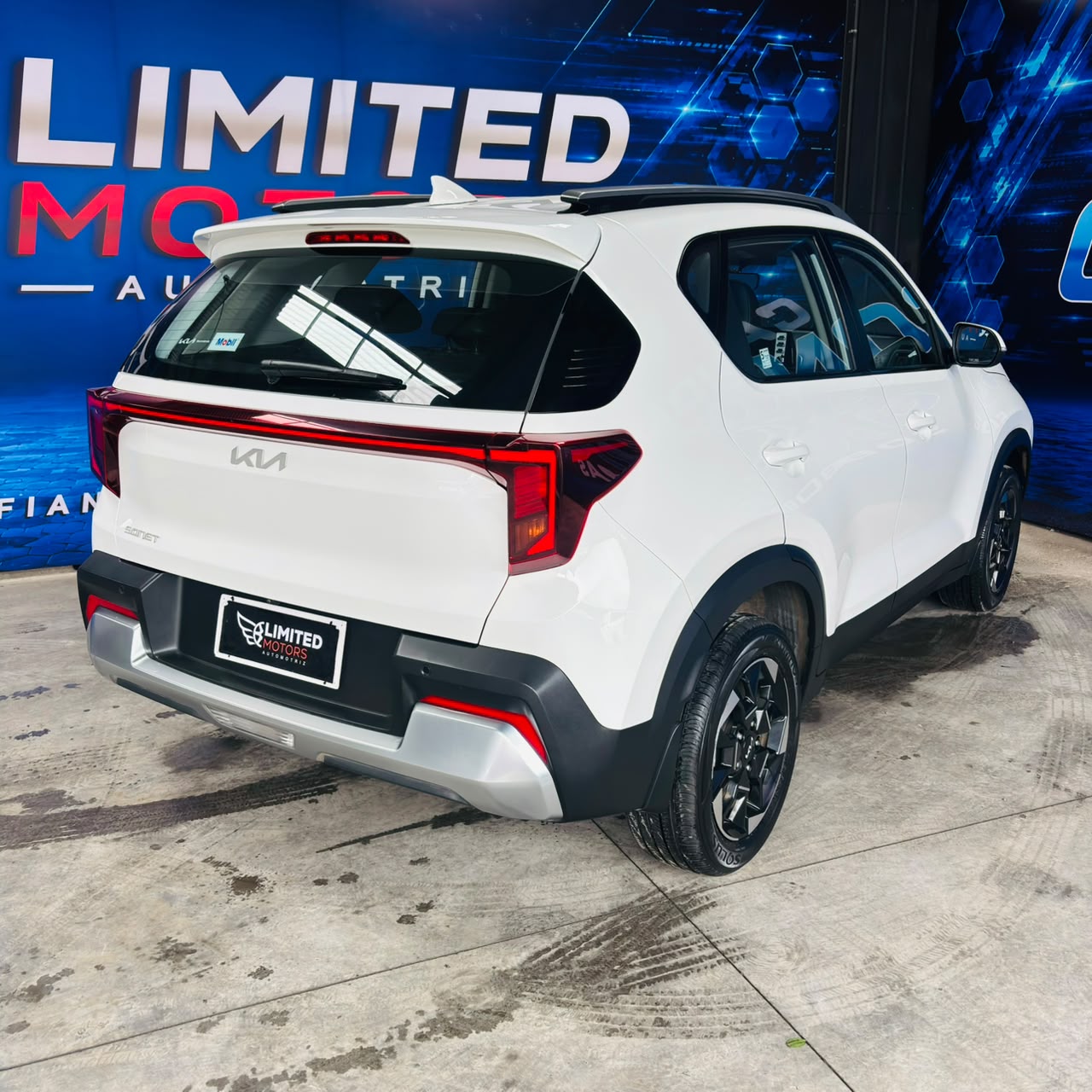 KIA Sonet Ex1.5L 6Mt — foto 21 de 40