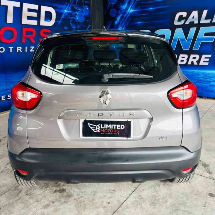 Renault Captur Expression — foto 22 de 40
