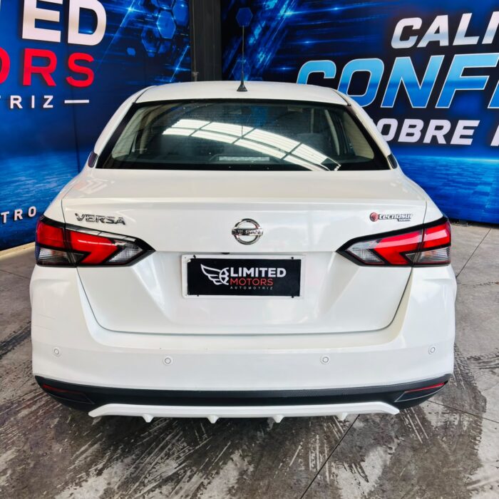 Nissan New Versa — foto 22 de 40