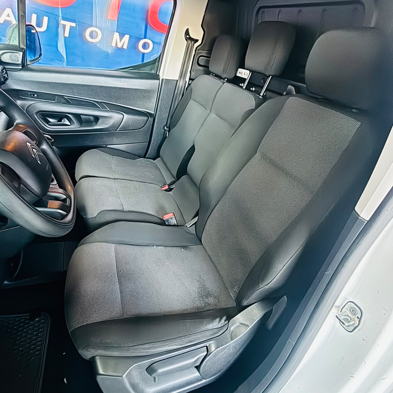Citroën Berlingo K9 — foto 25 de 40