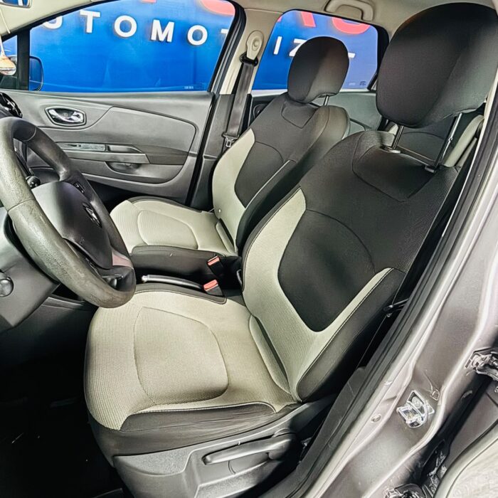 Renault Captur Expression — foto 24 de 40