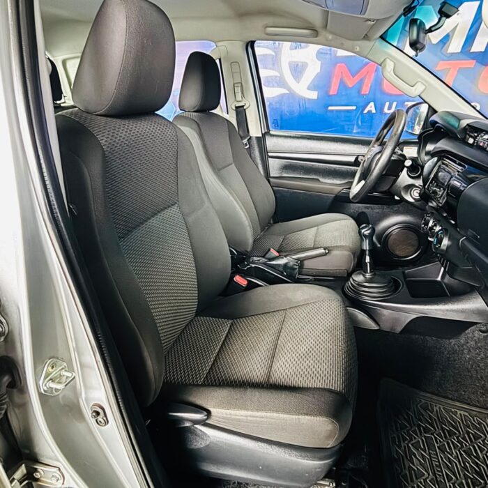 Toyota Hilux Dcab 4X4 4P — foto 24 de 40