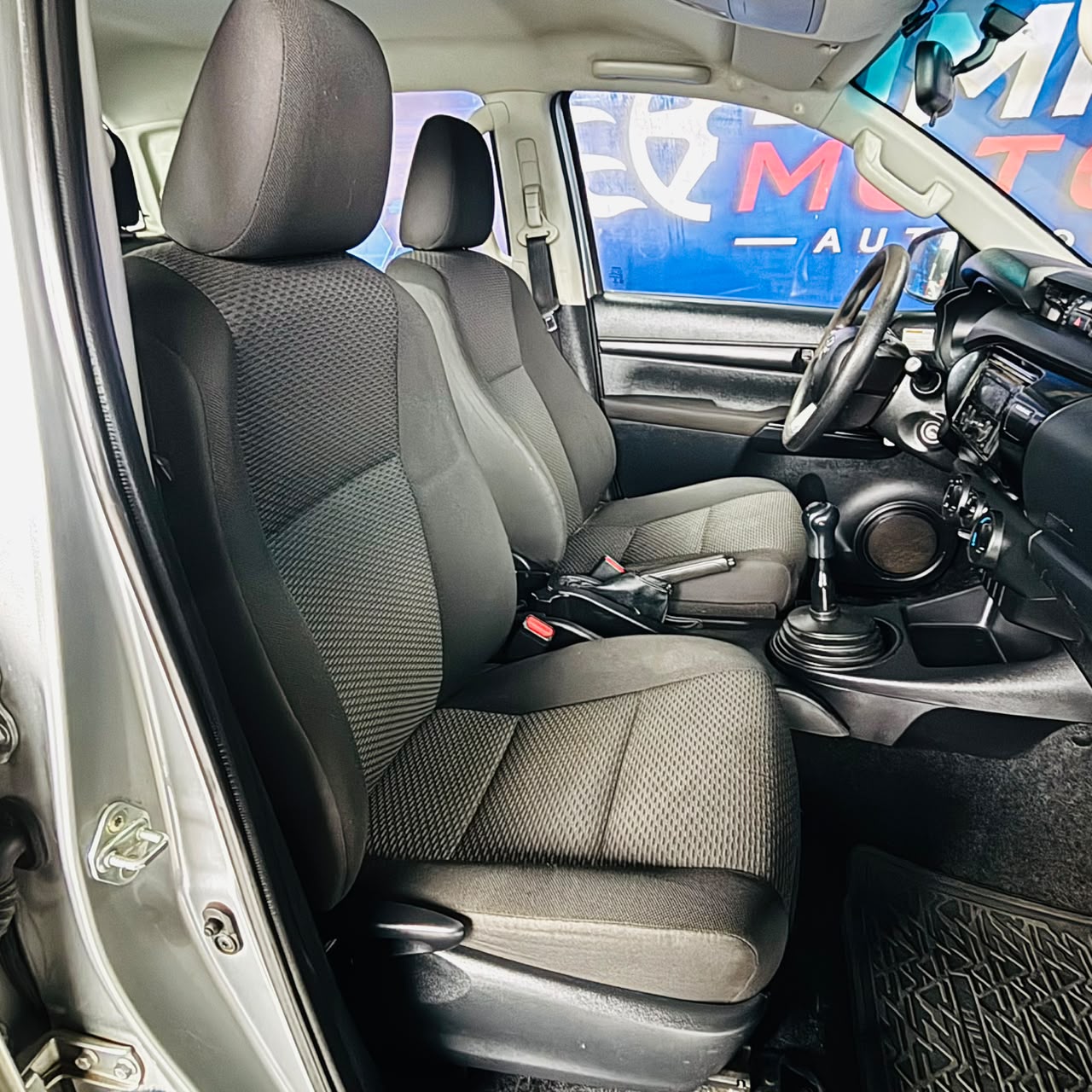 Toyota Hilux Dcab 4X4 4P — foto 25 de 40