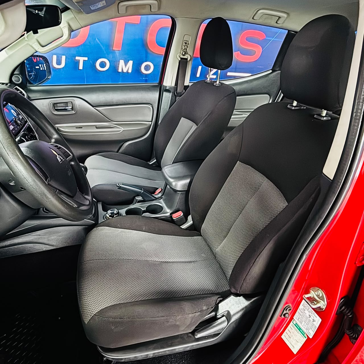 Mitsubishi L200 Katana Crt — foto 25 de 40