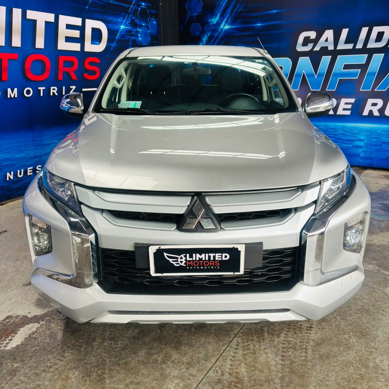 Mitsubishi L200 Katana Cr — foto 8 de 39
