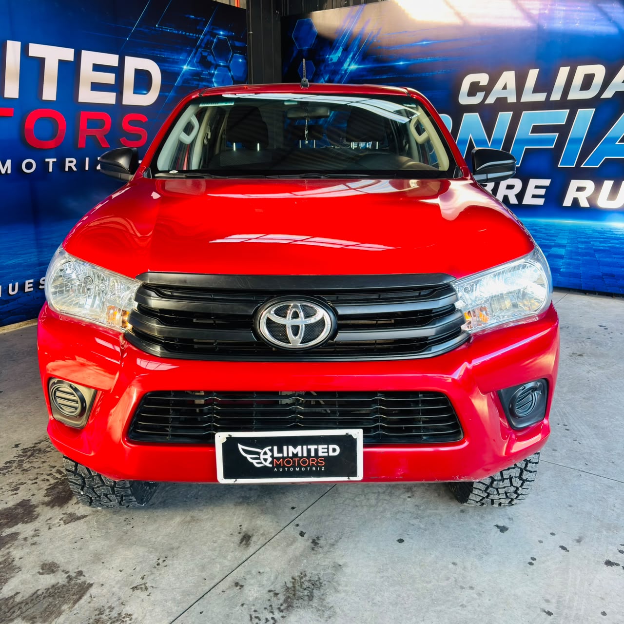 Toyota Hi Lux Dcab — foto 8 de 39