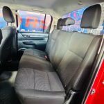 TOYOTA HI LUX DCAB MT 4X4 2.4 - Imagen 11