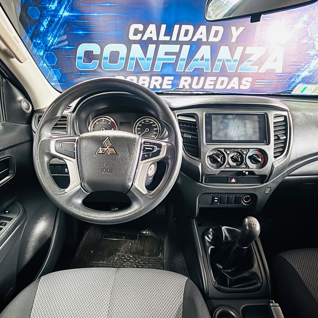 Mitsubishi L200 Katana Cr — foto 30 de 39