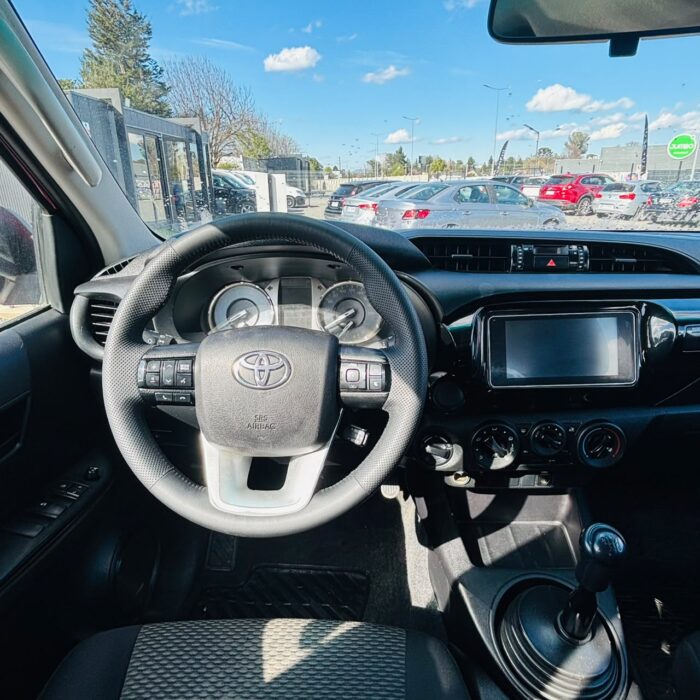 Toyota Hilux D Cab — foto 29 de 39