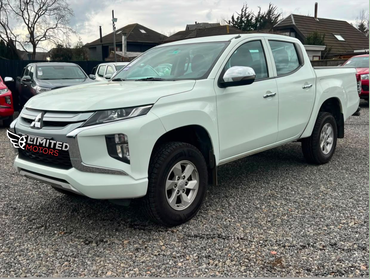 Mitsubishi L200 Katana Crt — foto 10 de 37