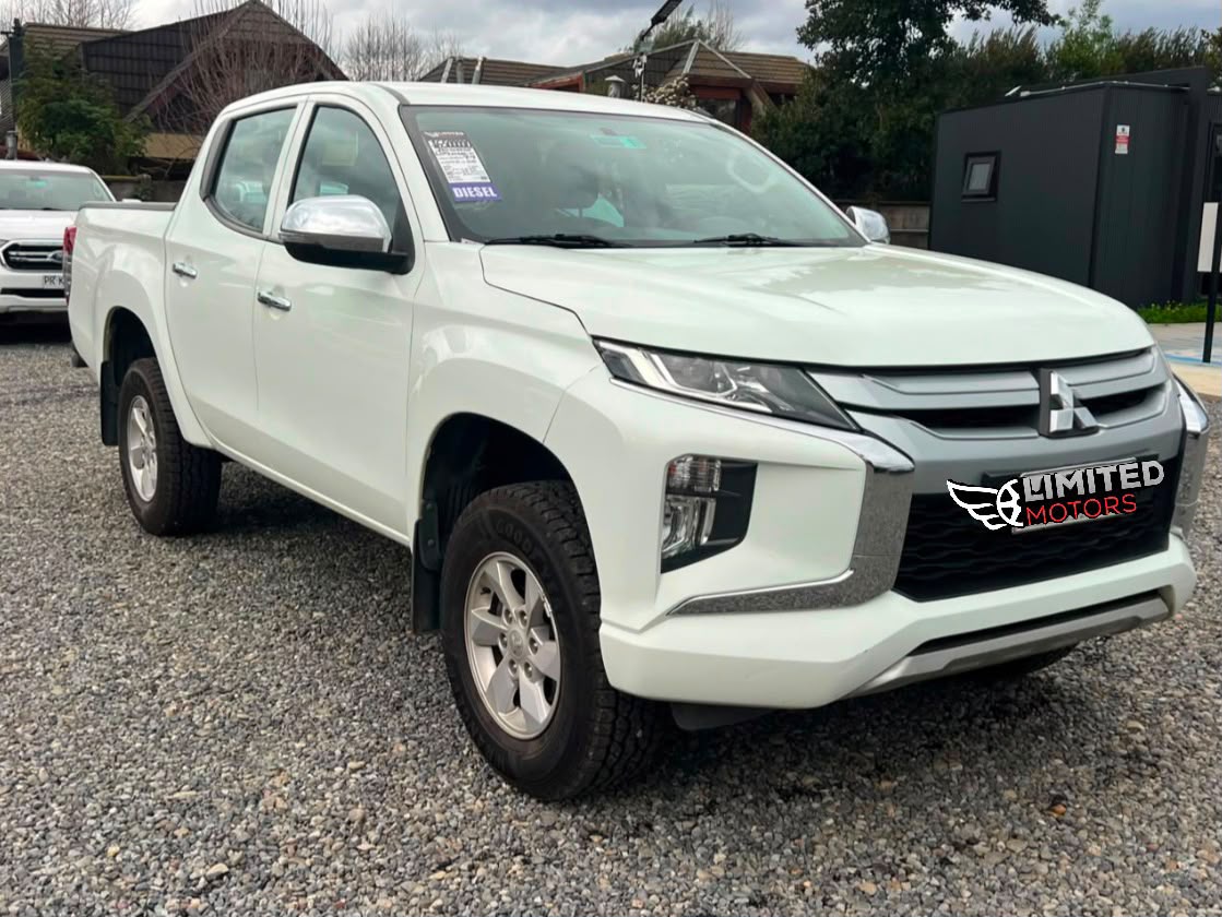 Mitsubishi L200 Katana Crt — foto 12 de 37